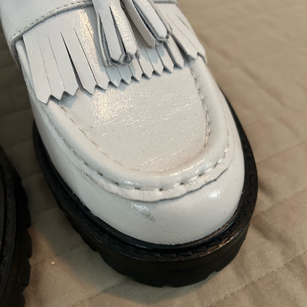 Steve Madden White Leather Upper Loafer Shoes - Picture 3 of 11
